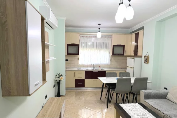 Jepet Me Qera Apartament 2+1+1 Ballkon, Prane Maternitetit Te Ri
