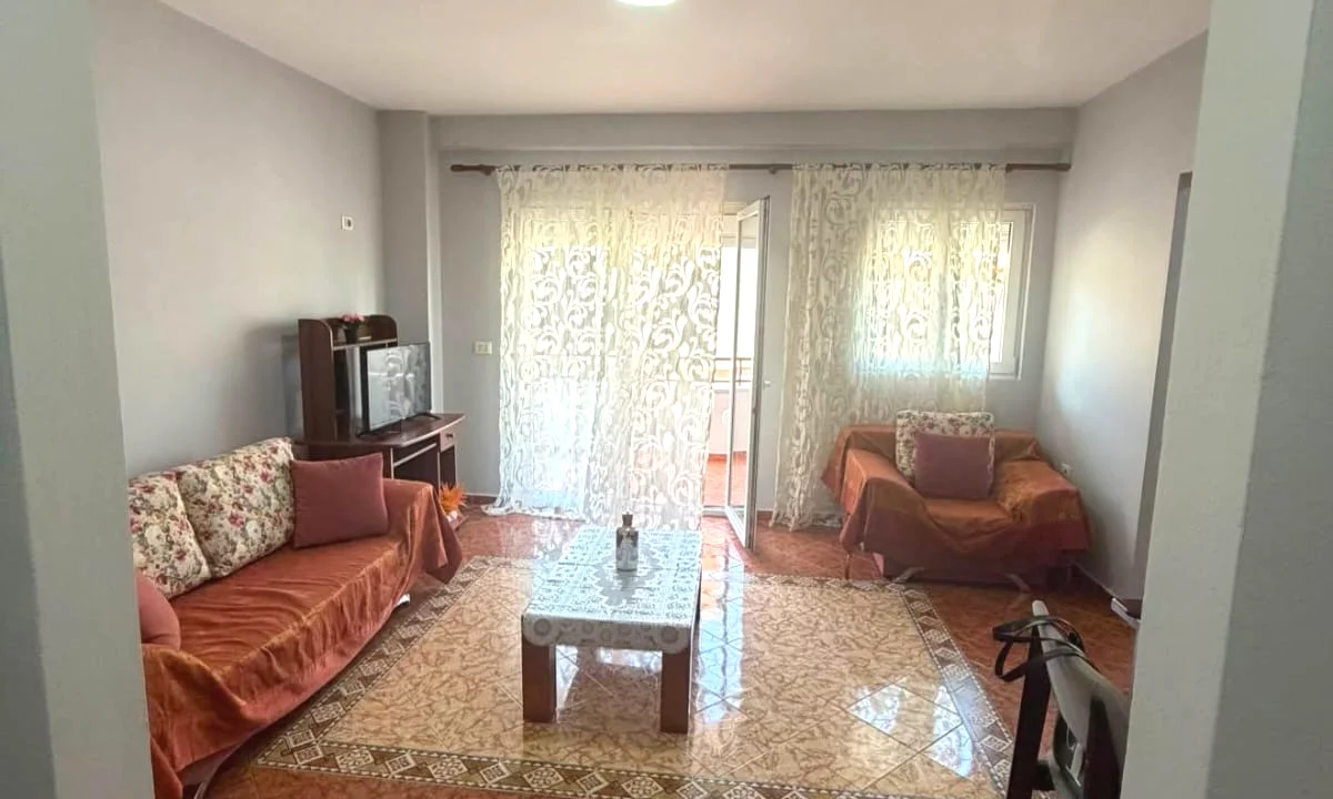 Shtepi me qera Apartament ne Tirane, 1+1, Mobilimi E mobiluar, Pagesa 45,000  Leke.