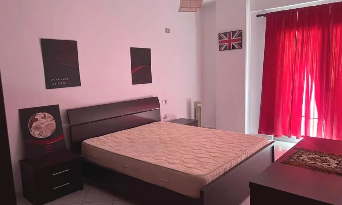 Shtepi me qera Apartament ne Tirane, 2+1, Mobilimi E mobiluar, Pagesa 500  Euro.