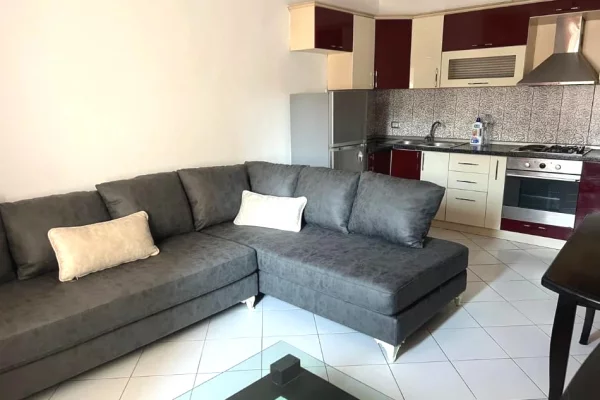 Shtepi me qera Apartament ne Tirane, 2+1, Mobilimi E mobiluar, Pagesa 500  Euro.