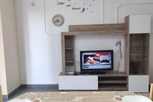 Jepet Me Qera Apartament 1+1+1 Ballkon, 21 Dhjetori