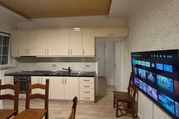 Shtepi me qera Shtepi Private ne Tirane, 2+1, Mobilimi E mobiluar, Pagesa 56,000  Leke.