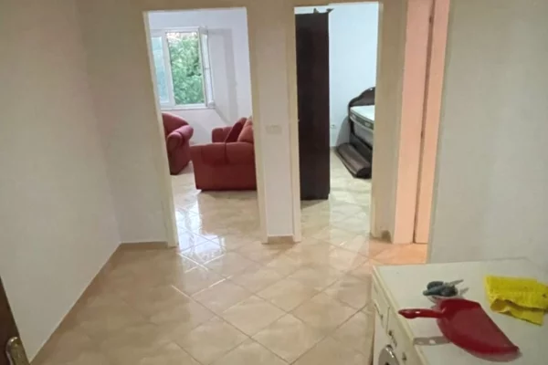 Shtepi me qera Apartament ne Tirane, 2+1, Mobilimi E mobiluar, Pagesa 50,000  Leke.