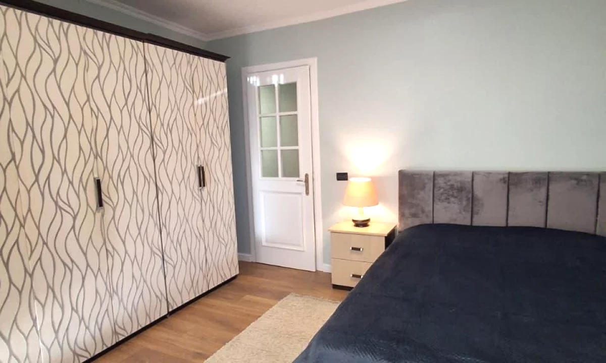 Shtepi me qera Apartament ne Tirane, 1+1, Mobilimi E mobiluar, Pagesa 60,000  Leke.