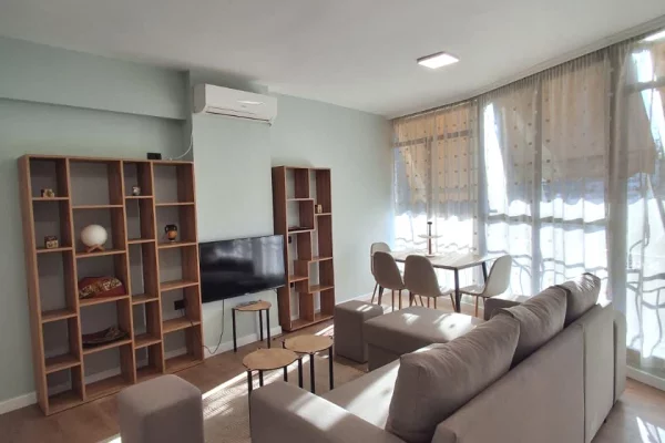 Shtepi me qera Apartament ne Tirane, 1+1, Mobilimi E mobiluar, Pagesa 60,000  Leke.