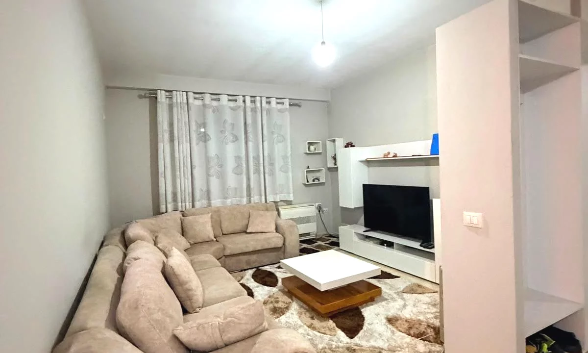 Shtepi me qera Apartament ne Tirane, 2+1, Mobilimi E mobiluar, Pagesa 49,000  Leke.