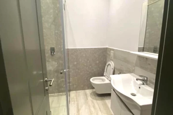 Shtepi me qera Apartament ne Tirane, 2+1, Mobilimi E mobiluar, Pagesa 70,000  Leke.