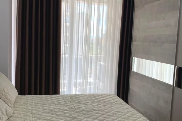 Shtepi me qera 2+1 ne Tirane - 75,000 Leke