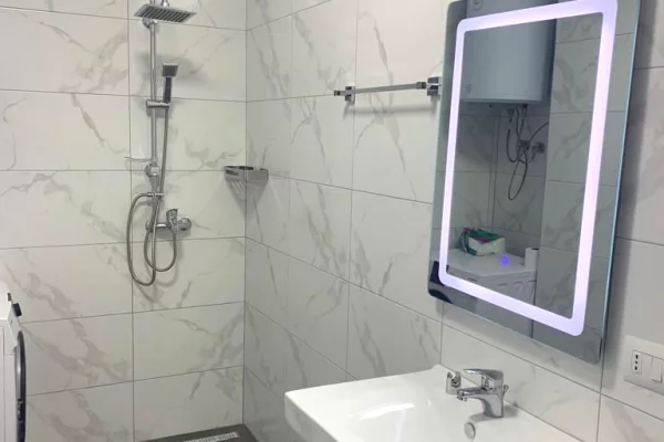 Shtepi me qera Apartament ne Tirane, 2+1, Mobilimi E mobiluar, Pagesa 75,000  Leke.