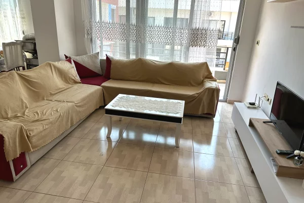 Jepet Me Qera Apartament 2+1+1 Ballkon, Astir