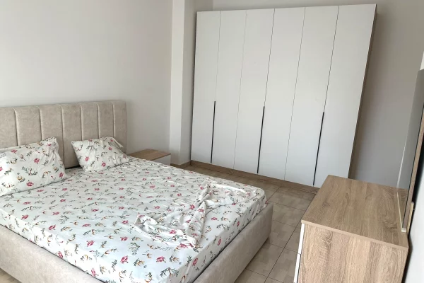Shtepi me qera Apartament ne Tirane, 2+1, Mobilimi E mobiluar, Pagesa 60,000  Leke.