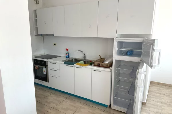 Shtepi me qera Apartament ne Tirane, 2+1, Mobilimi E mobiluar, Pagesa 60,000  Leke.