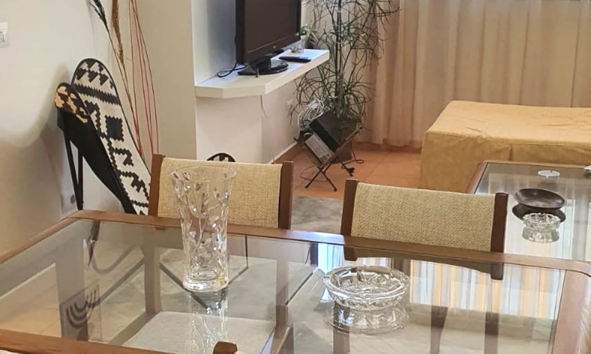 Shtepi me qera Apartament ne Tirane, 2+1, Mobilimi E mobiluar, Pagesa 75,000  Leke.
