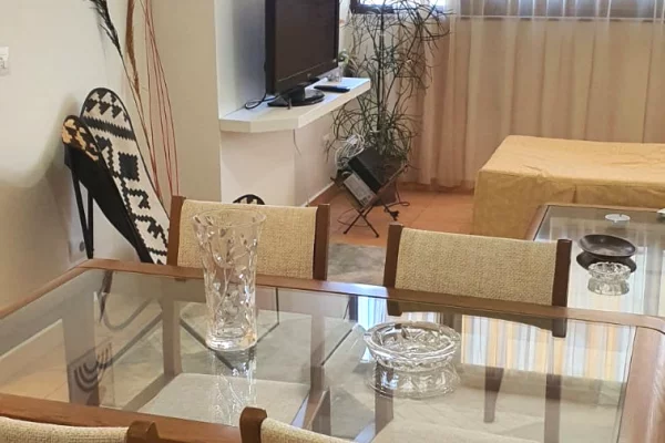 Shtepi me qera 2+1 ne Tirane - 75,000 Leke