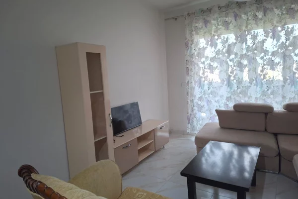 Shtepi me qera Apartament ne Tirane, 2+1, Mobilimi E mobiluar, Pagesa 60,000  Euro.