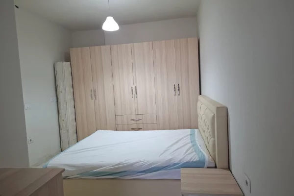 Shtepi me qera Apartament ne Tirane, 2+1, Mobilimi E mobiluar, Pagesa 60,000  Euro.