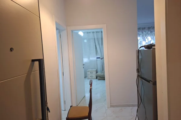 Shtepi me qera Apartament ne Tirane, 2+1, Mobilimi E mobiluar, Pagesa 60,000  Euro.