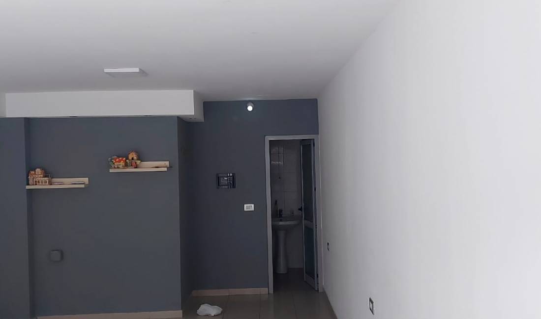 Jepet me qira ambient prane rruges Myslym Shyri