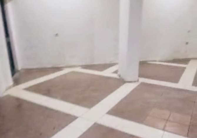 Jepet ambient per zyra prane rruges Myslym Shyri