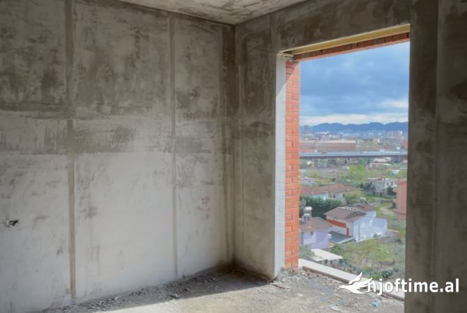 Shtepi ne shitje Apartament ne Tirane, 1+1, Mobilimi Bosh, pa mobiluar, Pagesa 72,000  Euro.