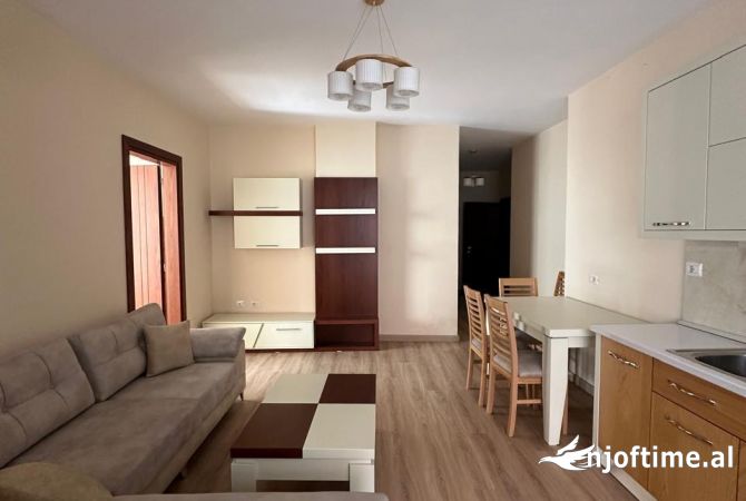 Jepet me qera apartament 2+1 , i pa banuar