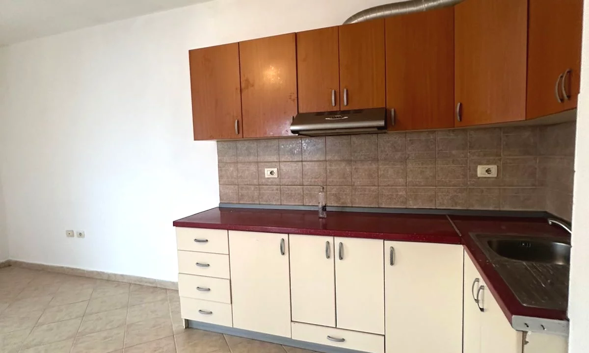 Apartment for rent in Tirana 1+1, Emty