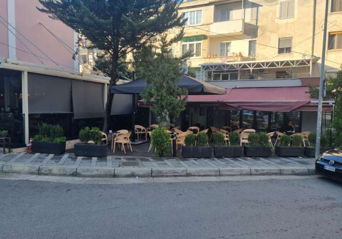 Ambient biznesi me qera 2+1 ne Tirane - 2,000 Euro