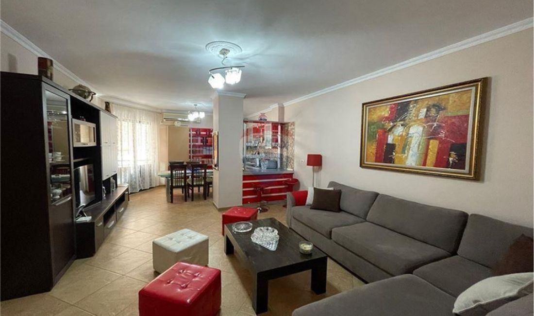 Shtepi me qera Apartament ne Tirane, 2+1, Mobilimi E mobiluar, Pagesa 500  Euro.