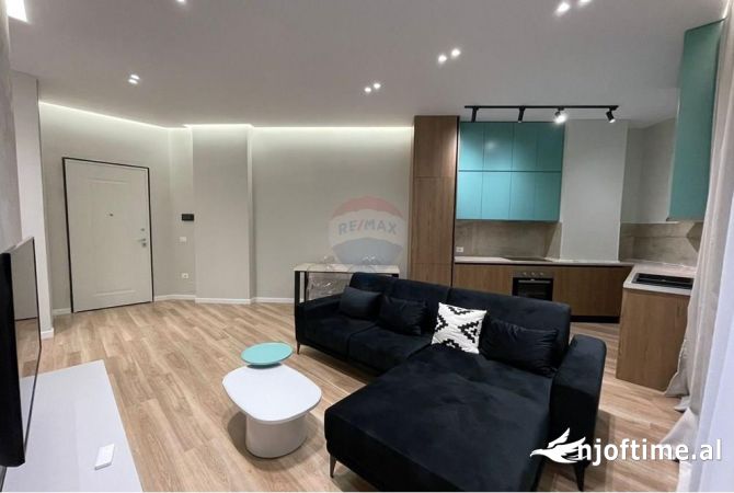 Ambiente Commerciale in Affitto 3+1 a Tirana - 800 Euro