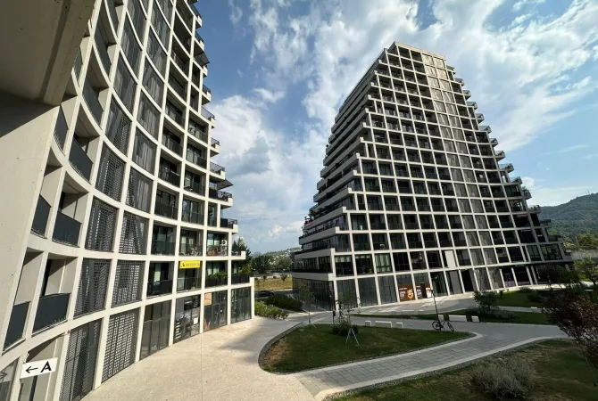 Business Property for Rent 3+1 in Tirana - 2,000 Euro