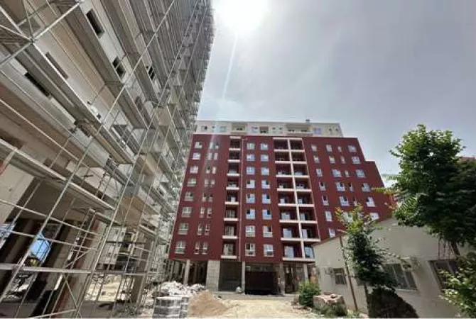 Appartamento in vendita a Tirana 1+1, SemiArredato