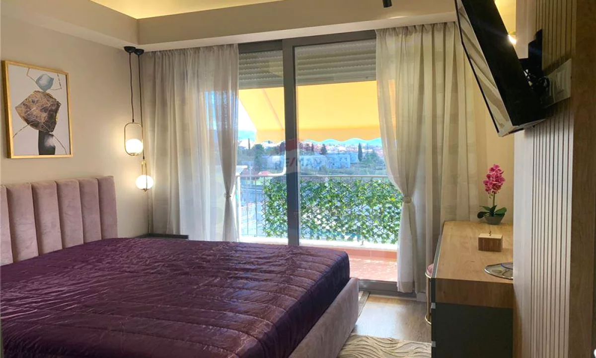 Shtepi me qera Duplex(shtepi me 2 kate) ne Tirane, 1+1, Mobilimi E mobiluar, Pagesa 900  Euro.