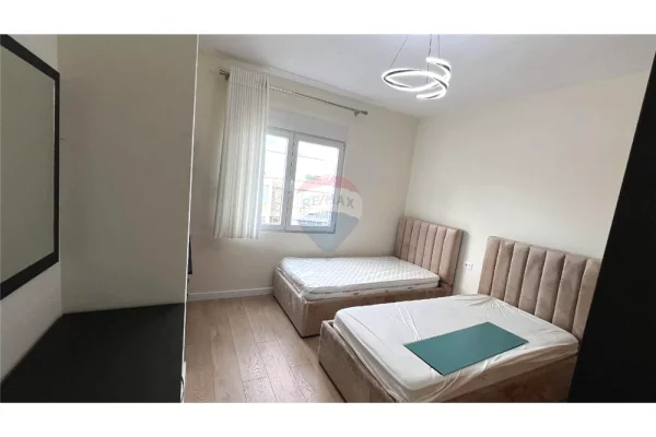Shtepi me qera Apartament ne Tirane, 2+1, Mobilimi E mobiluar, Pagesa 850  Euro.