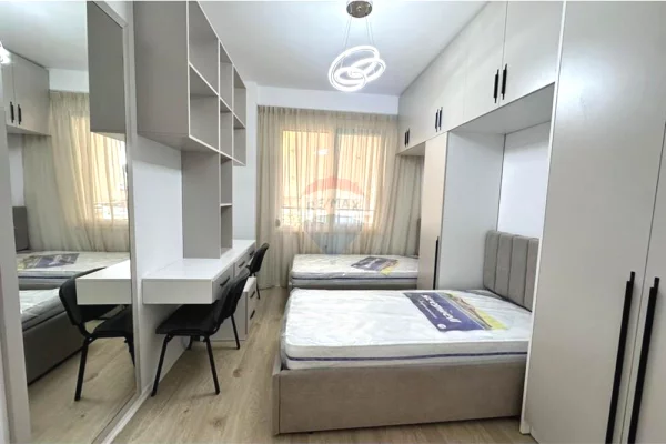 Shtepi me qera Apartament ne Tirane, 2+1, Mobilimi E mobiluar, Pagesa 1,000  Euro.