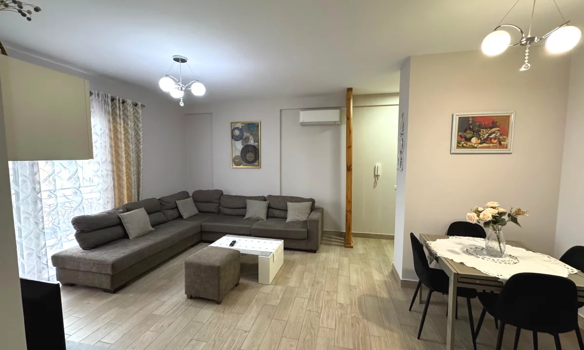 Shtepi me qera Apartament ne Tirane, 1+1, Mobilimi E mobiluar, Pagesa 600  Euro.