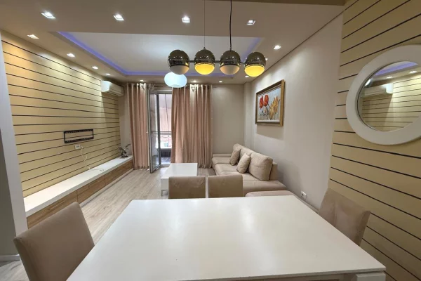 Shtepi me qera Apartament ne Tirane, 2+1, Mobilimi E mobiluar, Pagesa 650  Euro.