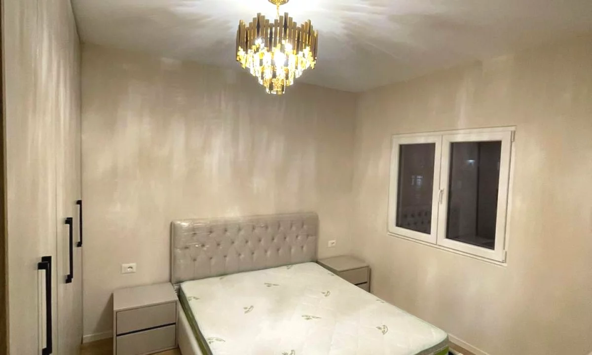 Shtepi me qera Apartament ne Tirane, 2+1, Mobilimi E mobiluar, Pagesa 500  Euro.