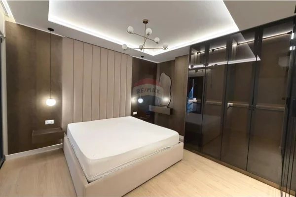 Shtepi me qera Apartament ne Tirane, 3+1, Mobilimi E mobiluar, Pagesa 1,800  Euro.