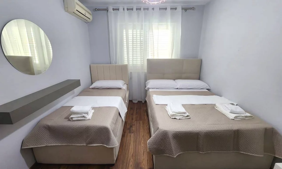 Shtepi me qera Apartament ne Tirane, 2+1, Mobilimi E mobiluar, Pagesa 1,000  Euro.