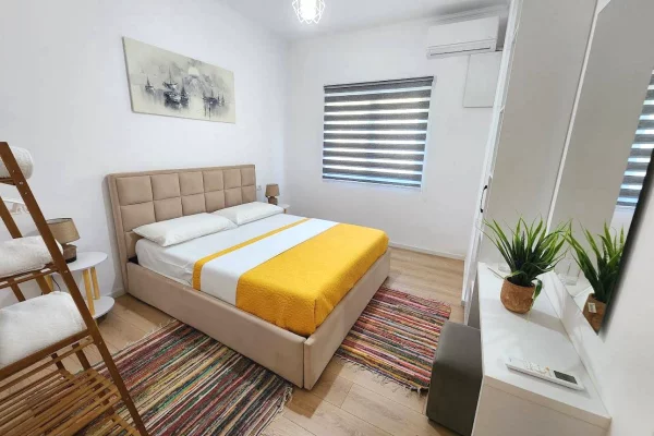 Shtepi me qera Apartament ne Tirane, 2+1, Mobilimi E mobiluar, Pagesa 700  Euro.