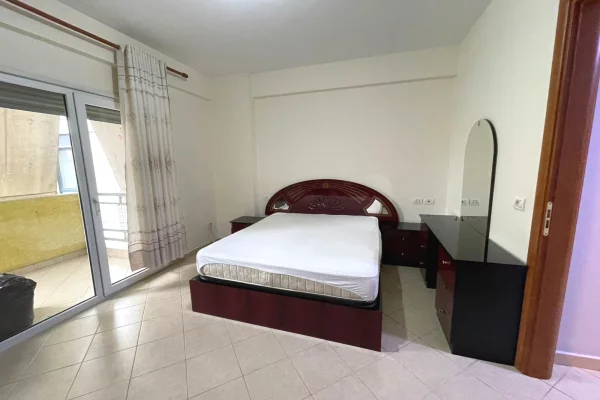 Shtepi me qera Apartament ne Tirane, 2+1, Mobilimi E mobiluar, Pagesa 650  Euro.