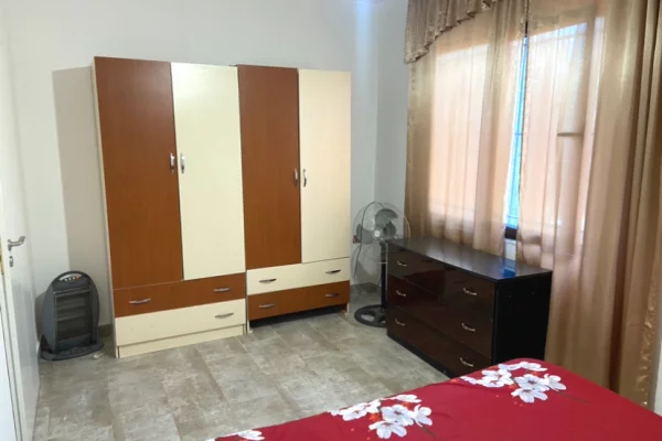 Shtepi me qera Shtepi Private ne Tirane, 1+1, Mobilimi E mobiluar, Pagesa 22,000  Leke.