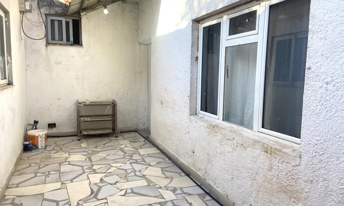 Shtepi me qera Shtepi Private ne Tirane, 1+1, Mobilimi E mobiluar, Pagesa 23,000  Leke.