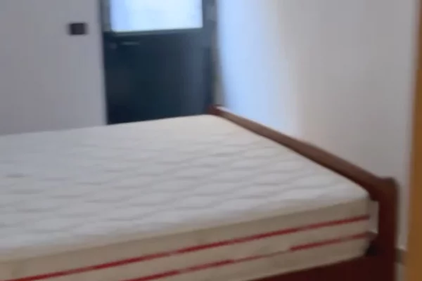 Shtepi me qera Shtepi Private ne Tirane, 1+1, Mobilimi E mobiluar, Pagesa 22,000  Leke.