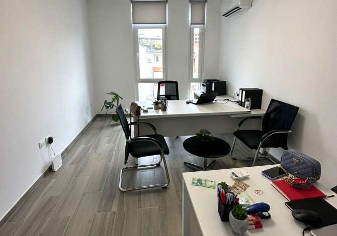 Ambient biznesi me qera 3+1 ne Tirane - 370 Euro