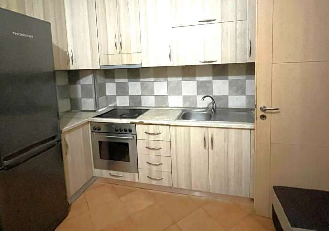 Shtepi me qera Apartament ne Tirane, 3+1, Mobilimi E mobiluar, Pagesa 37,000  Leke.