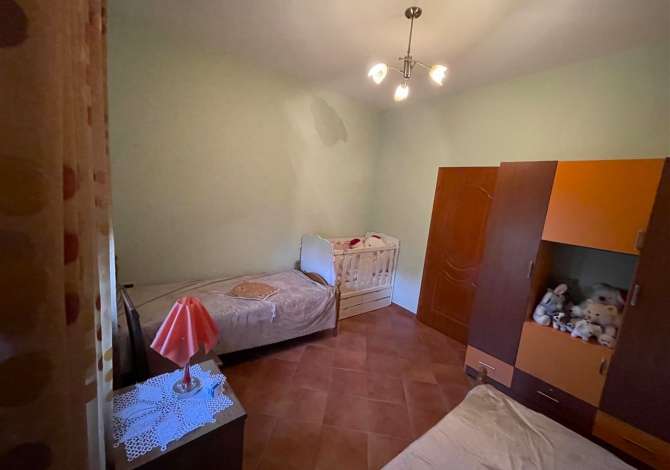 Shtepi me qera Apartament ne Tirane, 2+1, Mobilimi E mobiluar, Pagesa 400  Euro.