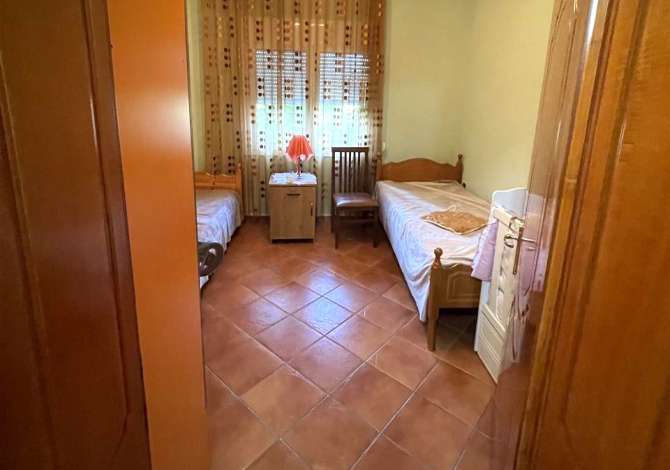 Shtepi me qera Apartament ne Tirane, 2+1, Mobilimi E mobiluar, Pagesa 400  Euro.