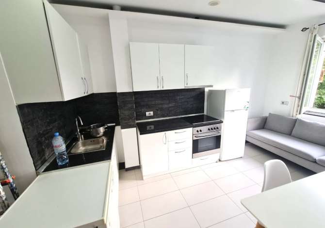 Shtepi me qera Apartament ne Tirane, 2+1, Mobilimi E mobiluar, Pagesa 50,000  Leke.