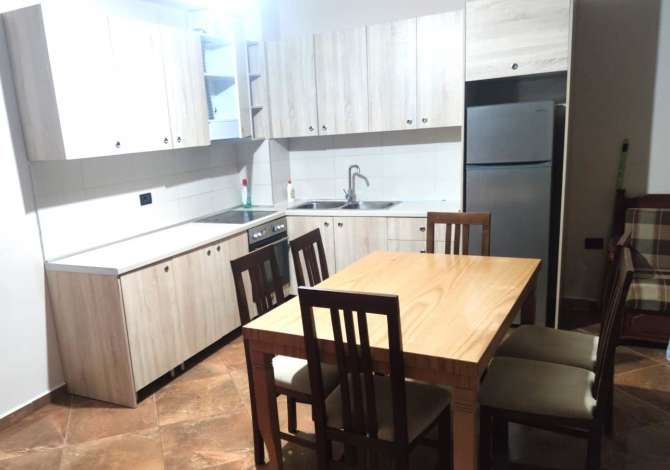 Apartament 2+1+2 me Qera ne Fresk ne rrugen e Thesarit